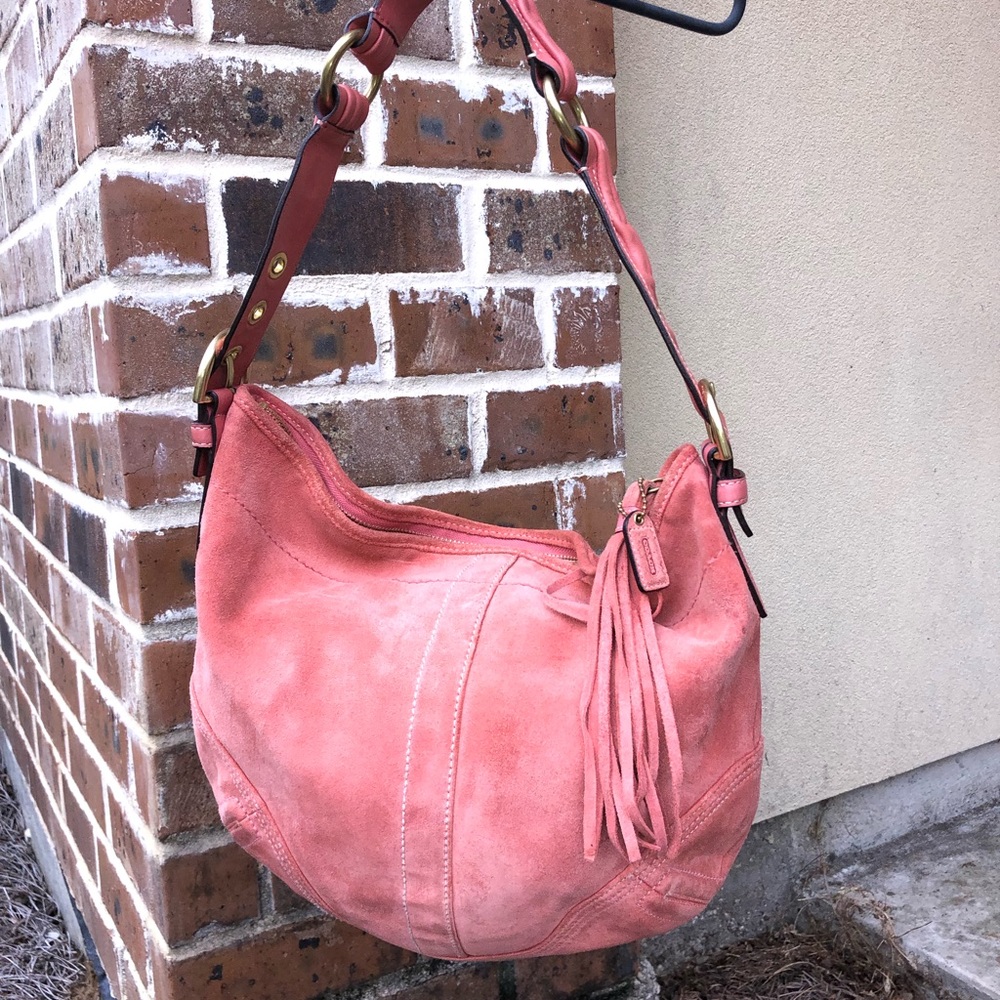Coach small suede leather purse/ D05S-8A16